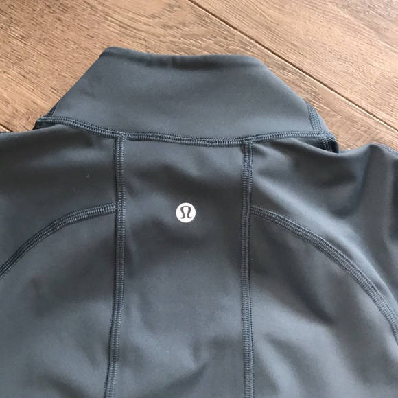 Lululemon front of the pack 1/2 zip🍋 - Picture 4 of 8